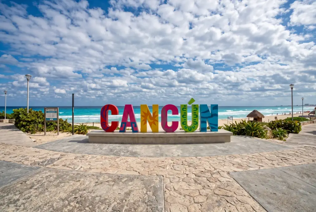 Playa Delfines & El Mirador